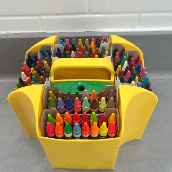 Crayola Ultimate Crayon Collection - 152 Count  NIB - Picture 5 of 10